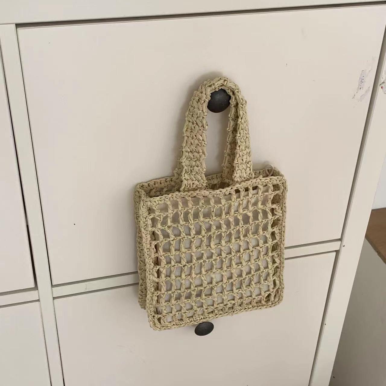Handwoven Raffia Beach Bag with Tassels - Summer Crossbody Clutch 7 S25ba3a88d2934847b08df1a413996e2b1
