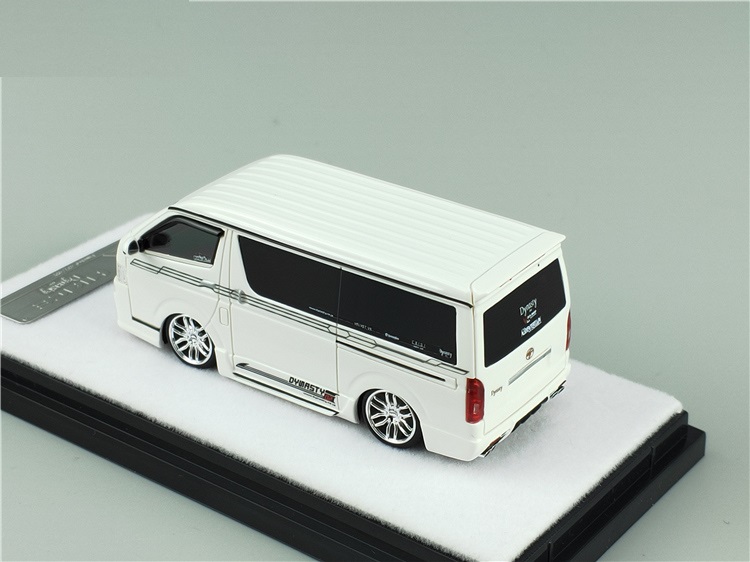 Modelo de Carro de Resina Erro Toyota Hiace Dyast Branca 404 1:64 5 Erro 404 1:64 toyota hiace dyast modelo de carro de resina branca