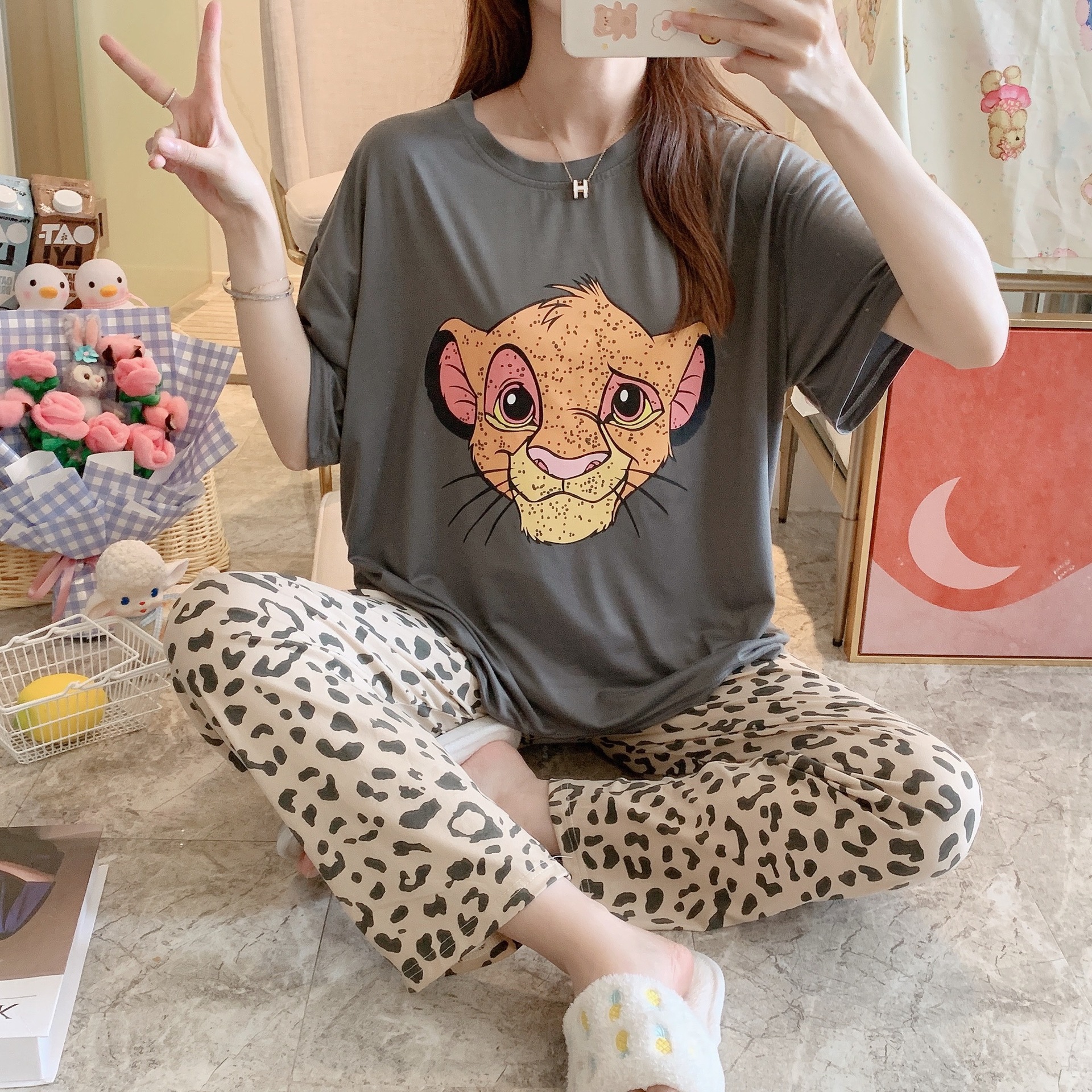 Calças de Manga Serviço de Casa Original Disney Minnie Mickey Pato Donald Daisy Curta Pijamas Feminino Solto Terno 3 calças de manga curta pijamas feminino solto serviço de casa terno