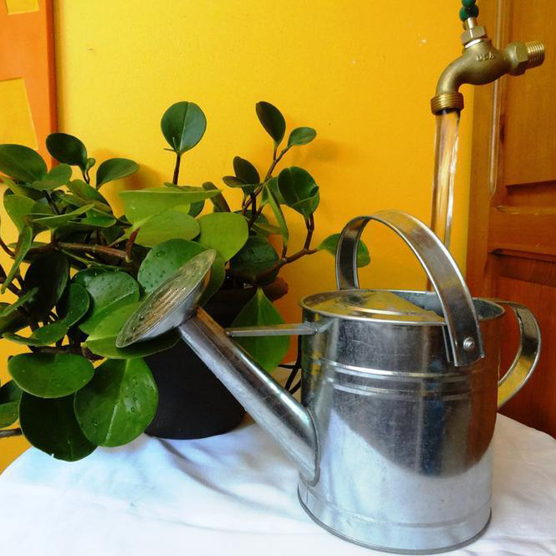 Unsichtbarer fließender Ausgießdose Schwimmender Wasserhahn Brunnen Innenraum dekorativer Wasserfall Zink legierung Hausgarten Dekoration – Detail 7