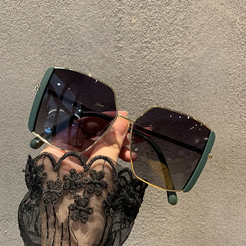 2021 Square Sunglasses Women Men Retro Brand designer Metal Frame Oversized Sun Glasses Female Grandient Shades Oculos big black sunglasses
