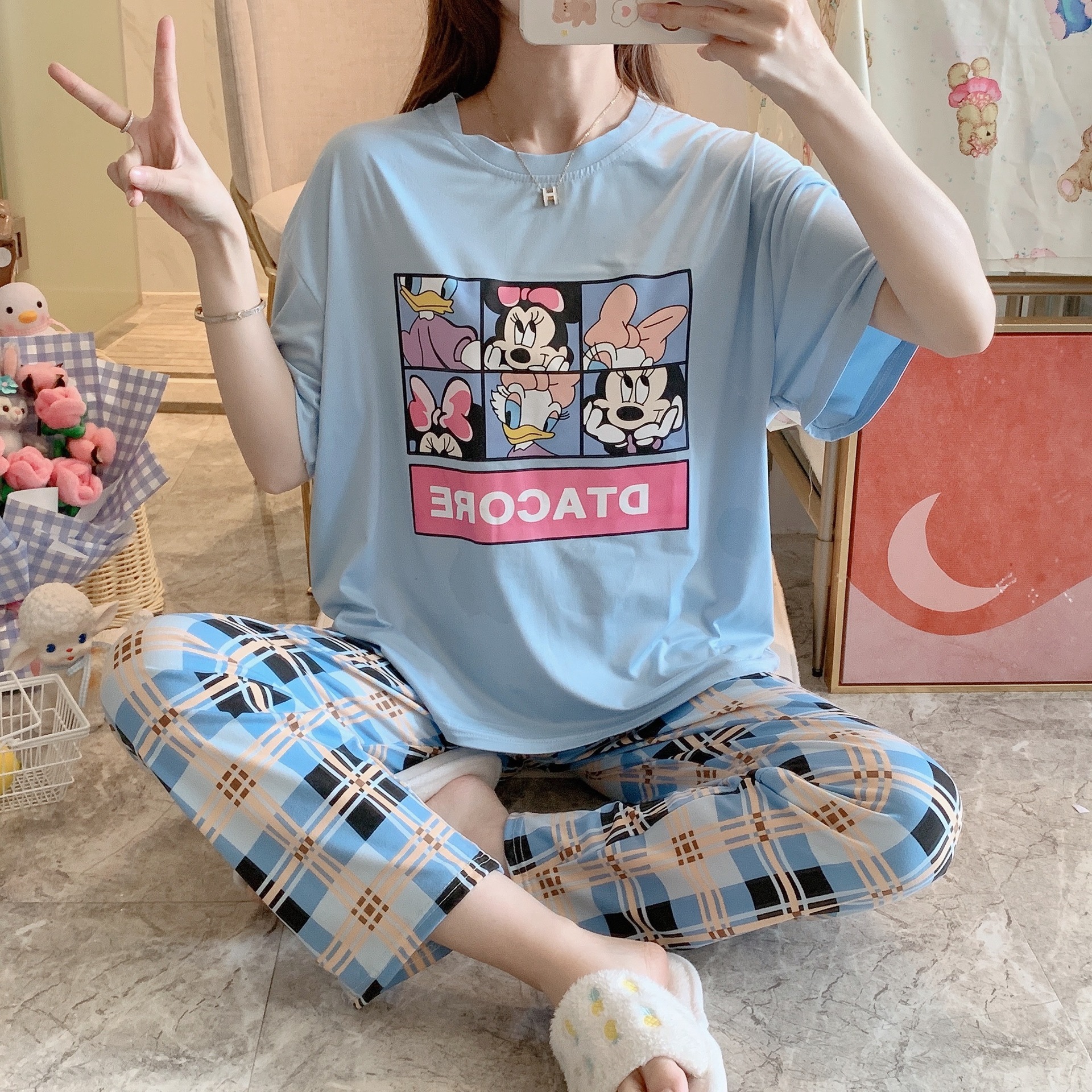 Calças de Manga Serviço de Casa Original Disney Minnie Mickey Pato Donald Daisy Curta Pijamas Feminino Solto Terno 1 High Quality Mamãe e Bebê