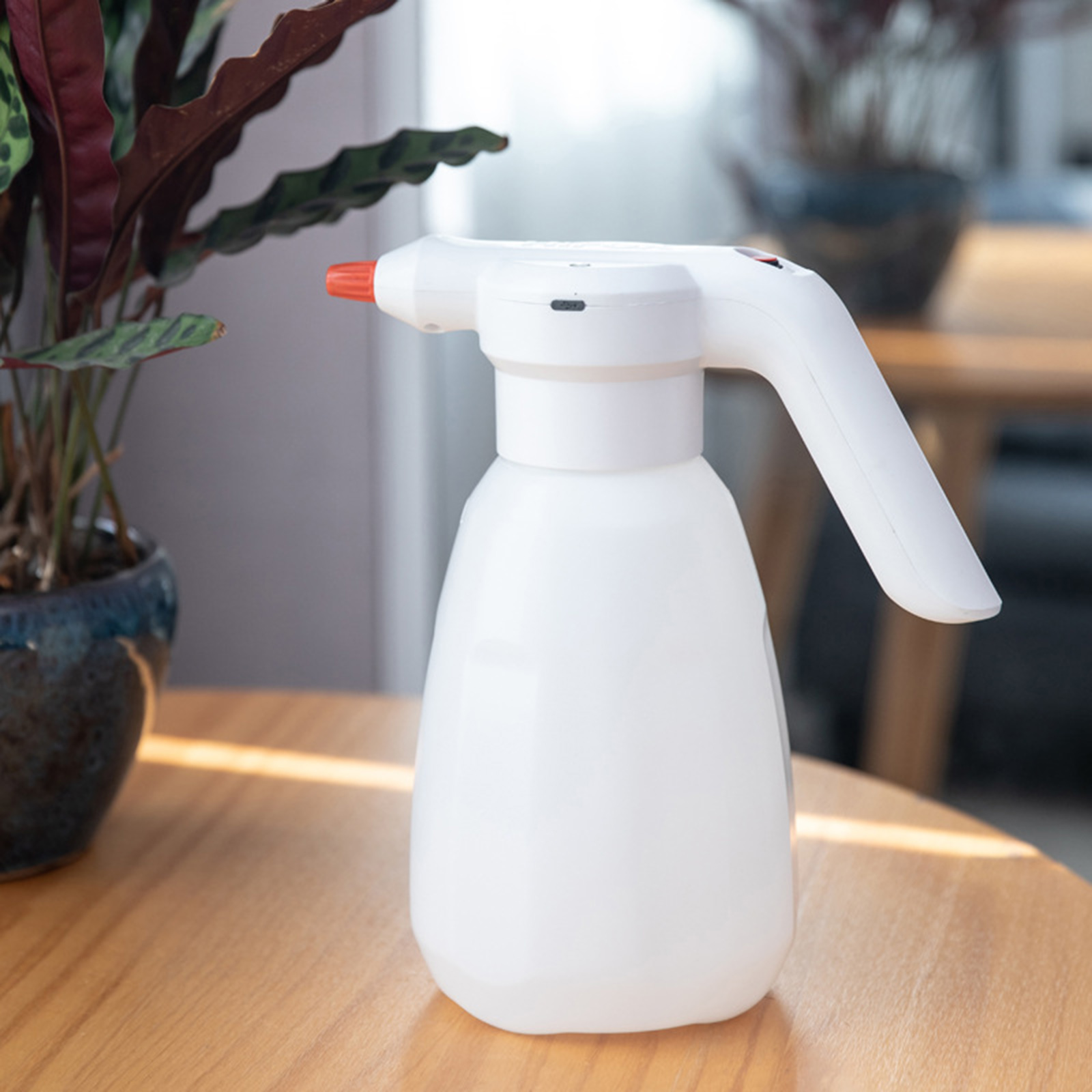 2L Electric Water Sprayer Automatic Nozzle Mist Car Wash Kitchen Yard Plant Water Sprayer Lawn Plant Water Mister Sprayer