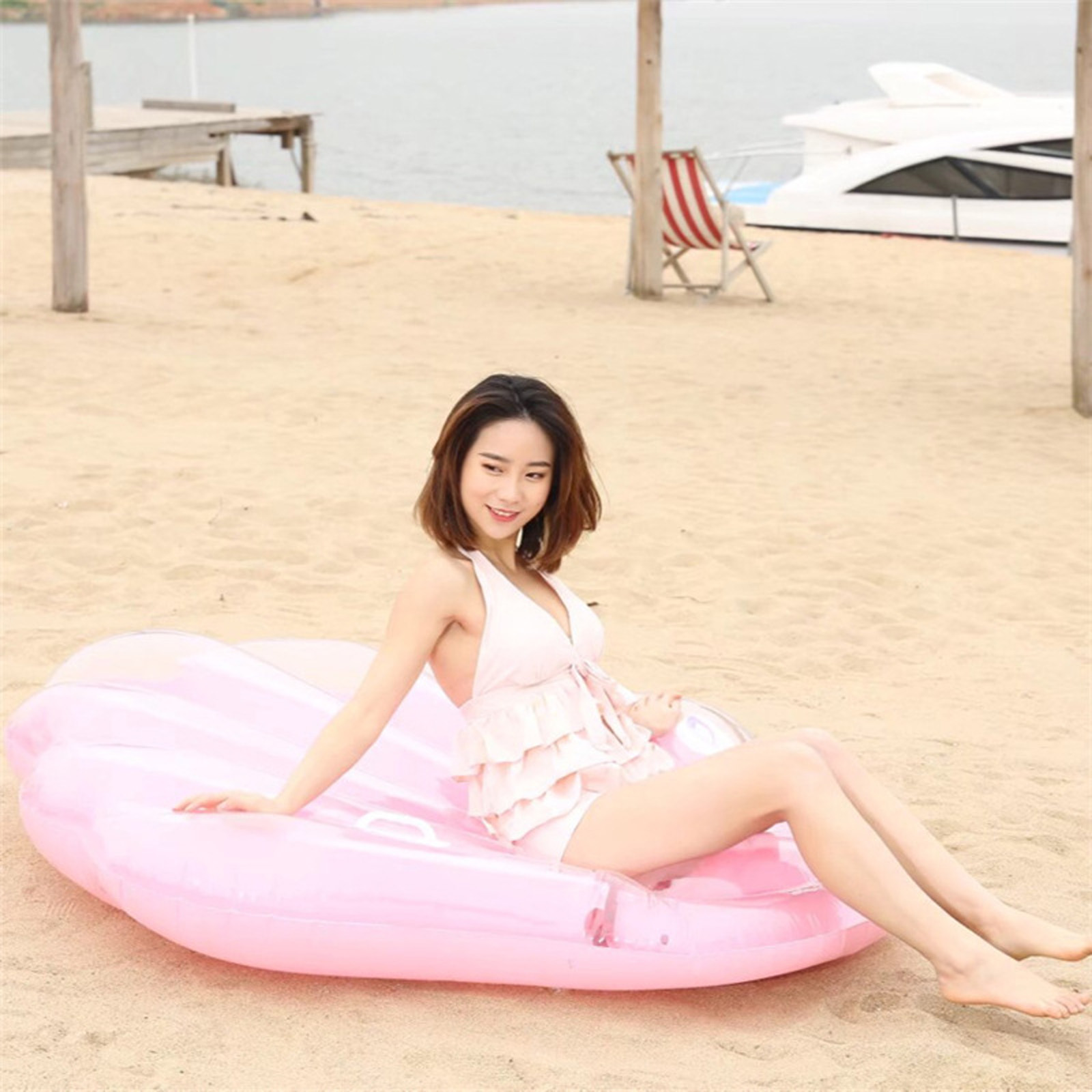 Title 6, Inflatable Floating Mat, Scallop Shape Inflatin...