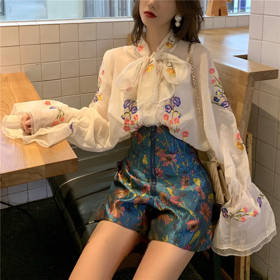 Women Two Piece Set 2021 Spring and Summer New Style Flower Embroidered Lace-up Shirt + Flower Shorts Women's Suit Outfits plus size pjs