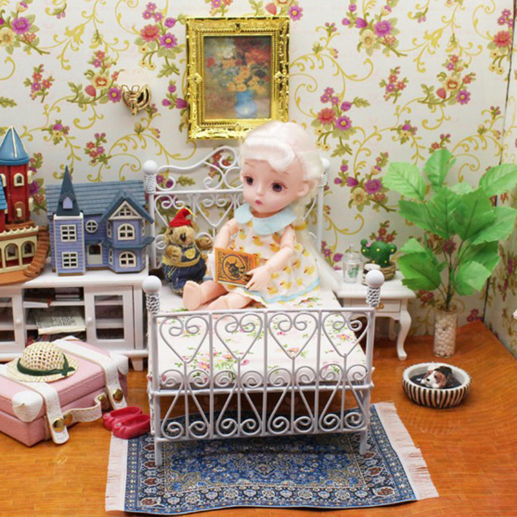 Dollhouse Miniature Rose Shape LED Desk Lamp with Gold Base Life Scene Decor
