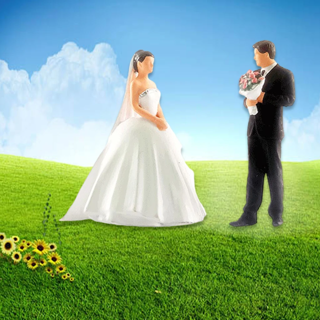 2x 1/64 Scale Hand Painted Miniature Tiny Propose Wedding Doll Layout Scenery Scenario Diorama Model Children Toy