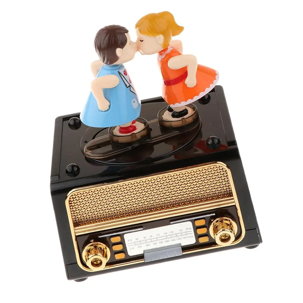 Romantic Couple Retro Radio Model Mechanical Music Box Gift Choosing, 13x12x16cm/5.12x 4.72 x 6.30inch