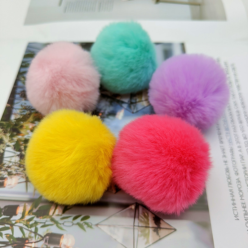 Description Picture 3 of itemPompom 5Cm Imitated Rabbit Fur Ball Pompons Knitted Scarf Hat Plush Children DIY Keychain Crafts Accessories Materials 5 Pieces