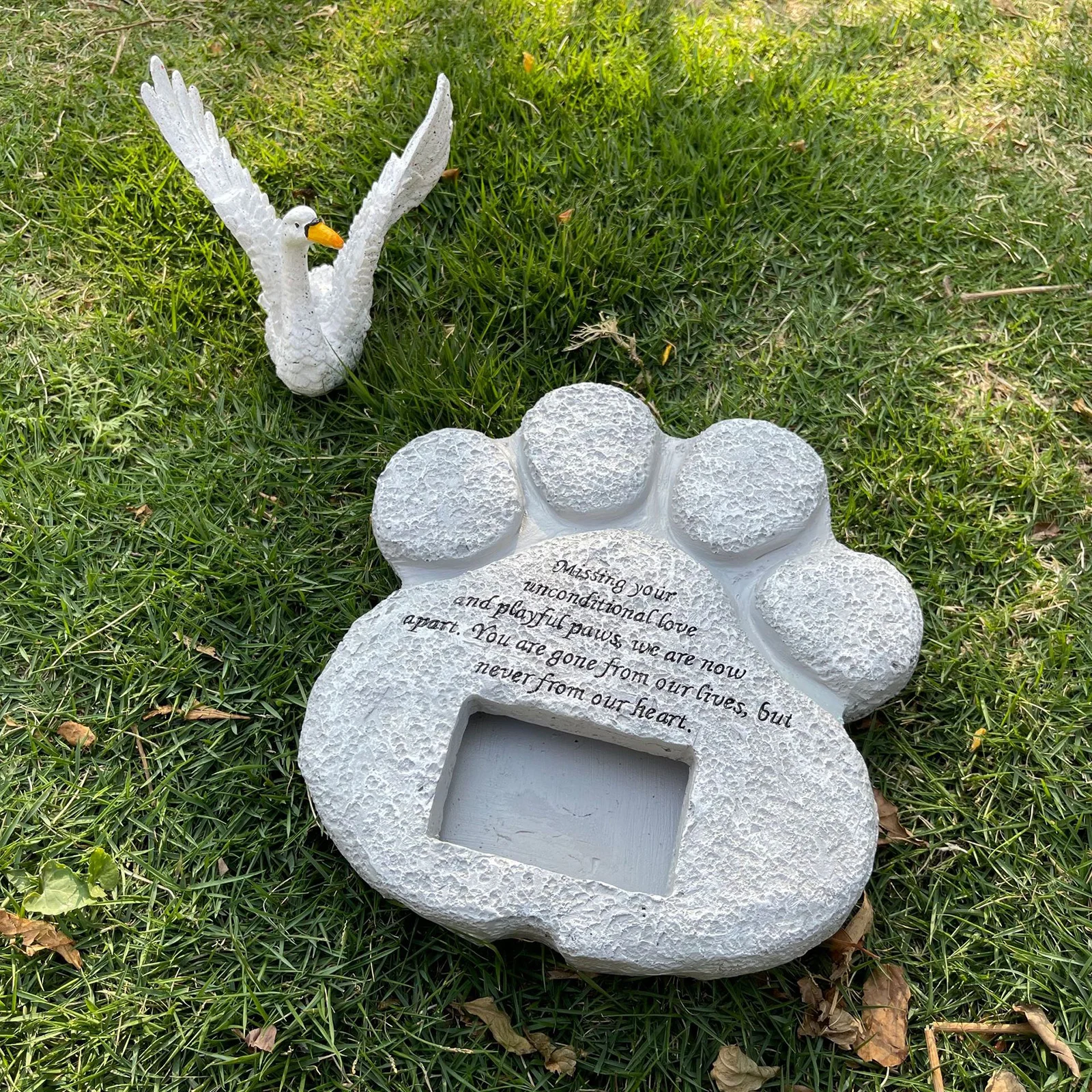 Resin Pet Memorial Stone Grave Marker Outdoor Backyard Tombstone Dog Cat Loss Pets Sympathy Remembrance 7.87x7.87x1.38inch