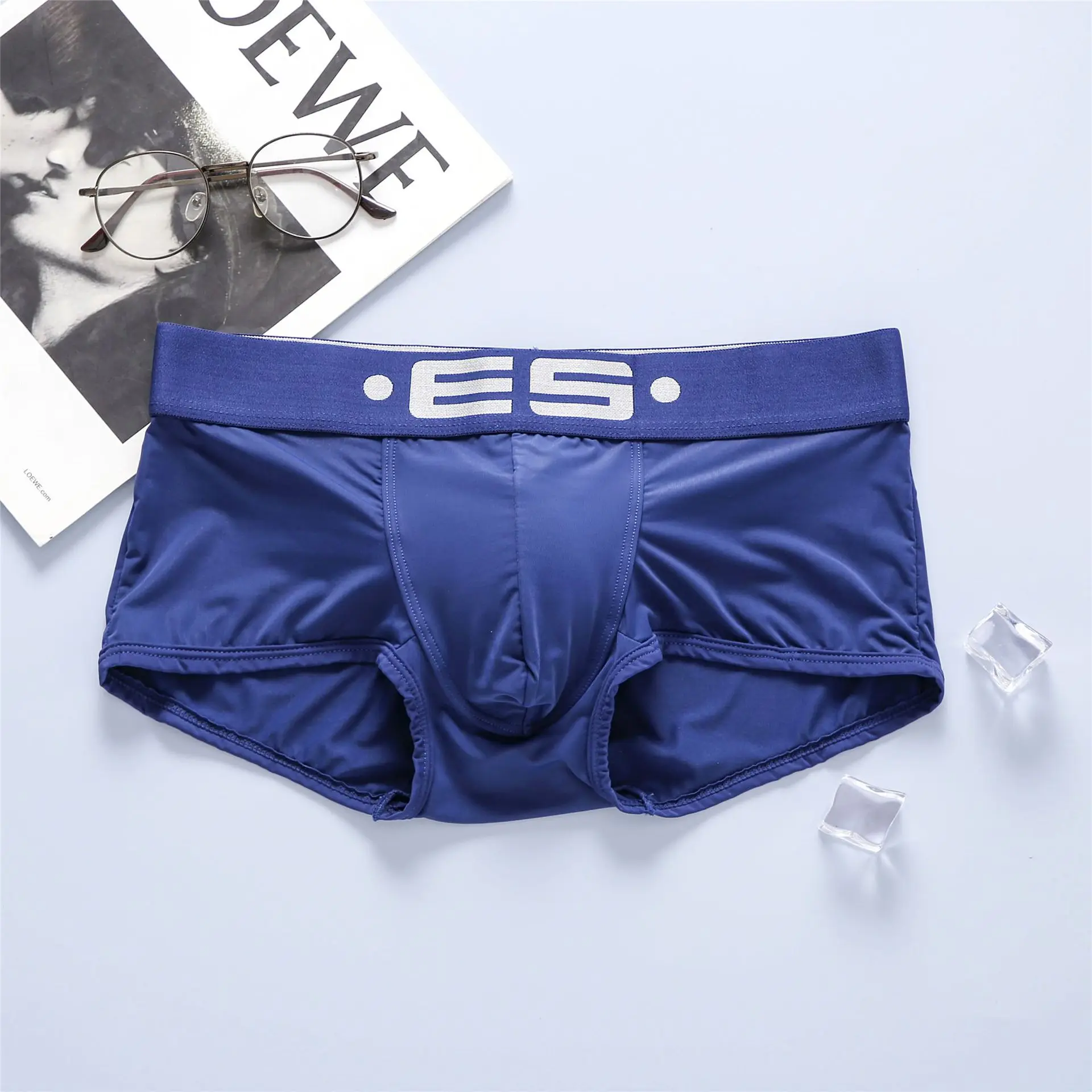 The new ES men's flat-angle panties sexy comfortable ice silk low-waisted youth underwear men breathable slim cheap underwear for men