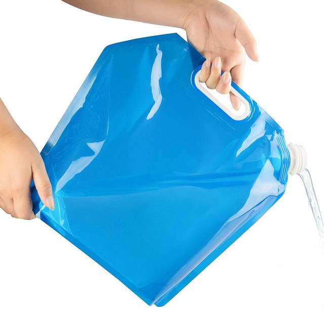 SurVivv Premium Collapsible Water Container Bag, No-Leak, Freezable,  Odorless, Flat Folding, BPA Free Food Grade Clear Plastic Storage Tank for  Sports Outdoors Camping (2.6 Gal 6Pk)