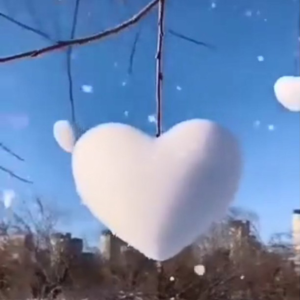 4Pieces Creative Heart Shaped Snowball Maker Clip Children Outdoor Winter Fun Sports Snow Sand Mold Tool Kids Gifts