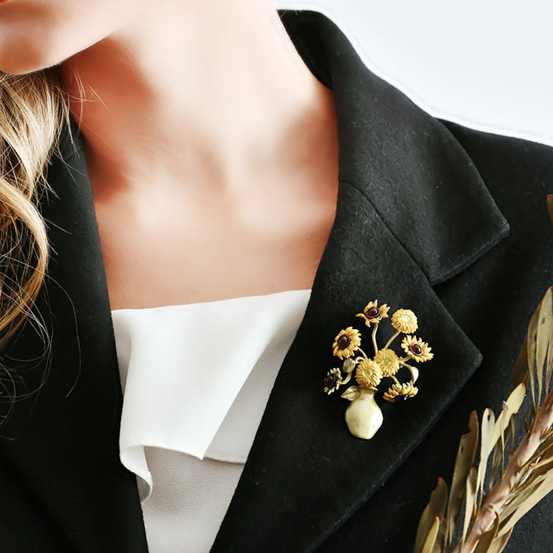 Creative Design Enamel Van Gogh Sunflower Brooch Yellow Flower Vase Brooches Woman Party Accessories