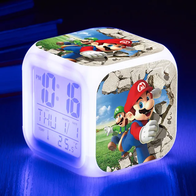 FDGFDG Nouveau Super Mario Bros réveil Lumineux LED Changement de Couleur  réveil numérique pour Enfants Cadeau d'anniversaire Jouets réveil :  : Cuisine et Maison