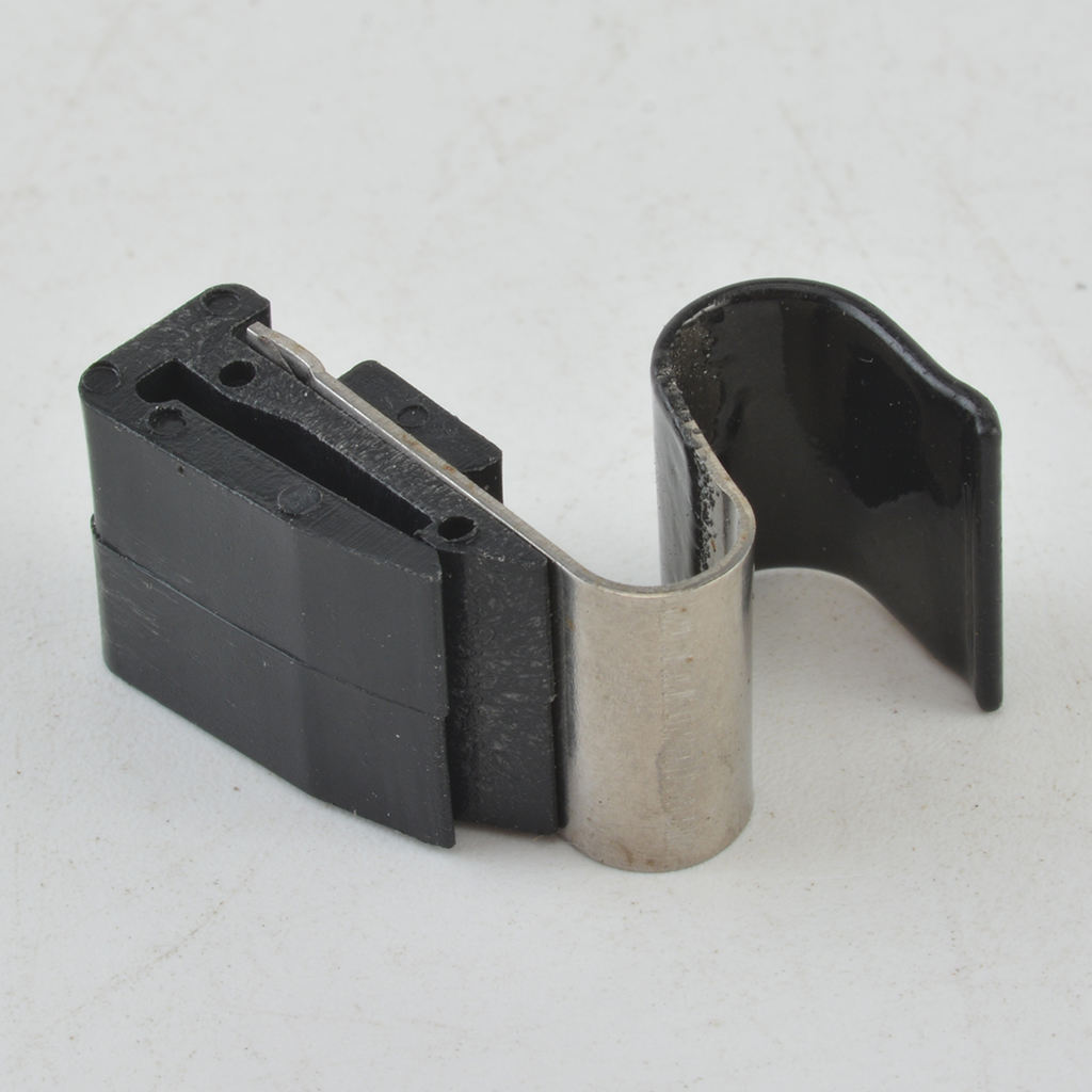  for Mitsubishi FUEL GAS LID DOOR with SPRING CLIP MR970563 MB642442 , 3cm/1.18in