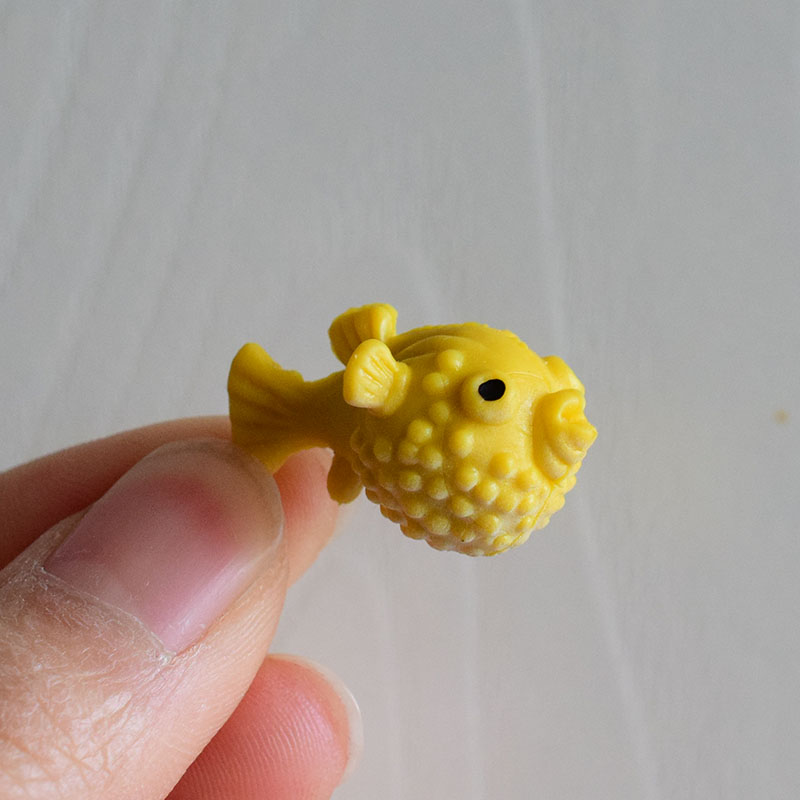 Miniature Oceans Animal Model Turtle Alligator Whale Shark Dolphin Penguin Clownfish Frog Sea World Mini Figurine Decor Toys