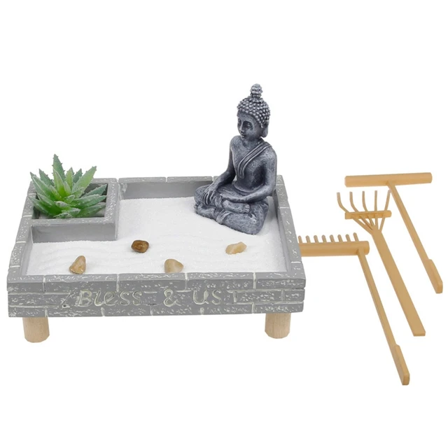 miniature bureau Zen bac à sable avec moine figure asseoir dans
