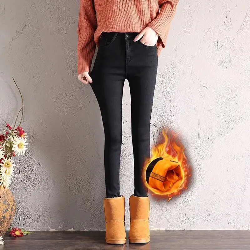 Fall Winter Women Jeans Warm Jeans Bound Feet Thickening Velvet Elastic Trousers Women Pant Plus Size Fashion Casual Jeans Pants baggy jeans