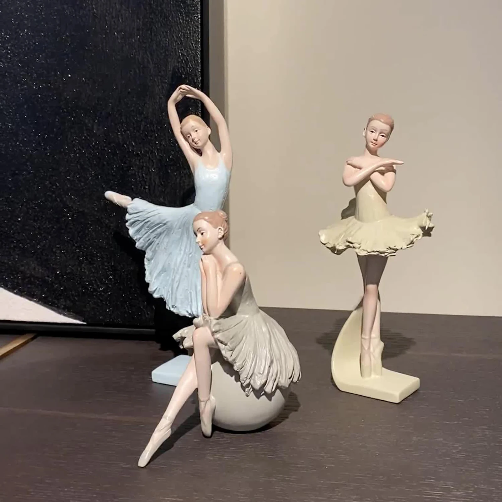 Resin Elegant Figurine Ballerina Ballet Dancer Desktop Ornament Statue Dancing Girl Figurine Statue