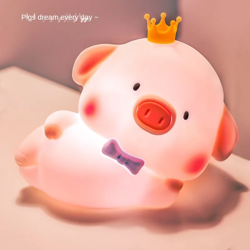 Đèn đêm hình lợn sẽ là điểm nhấn tuyệt vời cho không gian của bạn. Hãy để ánh sáng lung linh từ đèn lợn đáng yêu này tràn ngập căn phòng của bạn.