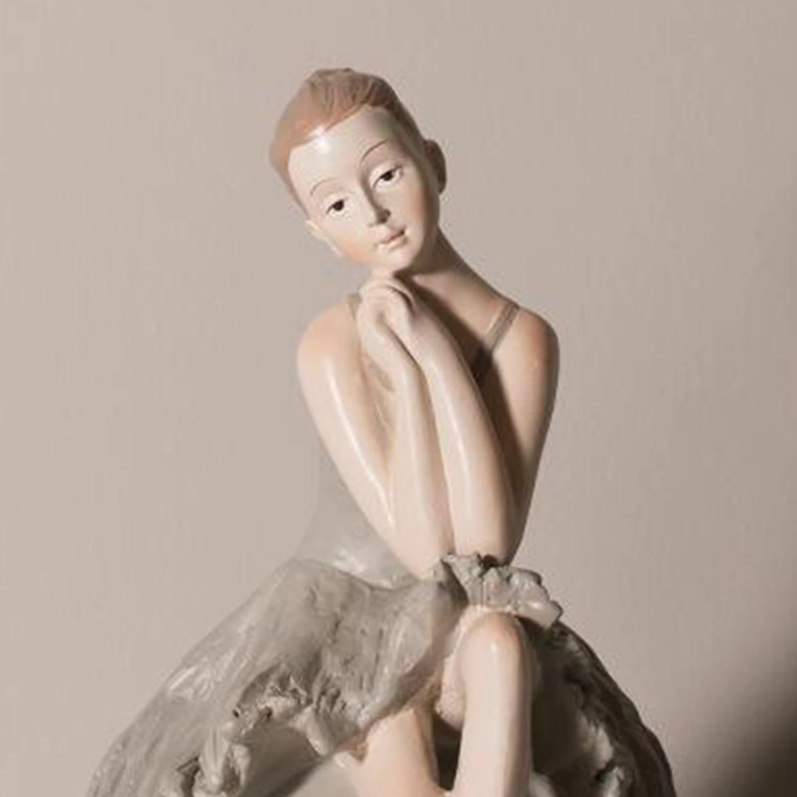 Resin Elegant Figurine Ballerina Ballet Dancer Desktop Ornament Statue Figurine Dancing Girl Statue Office Shelf