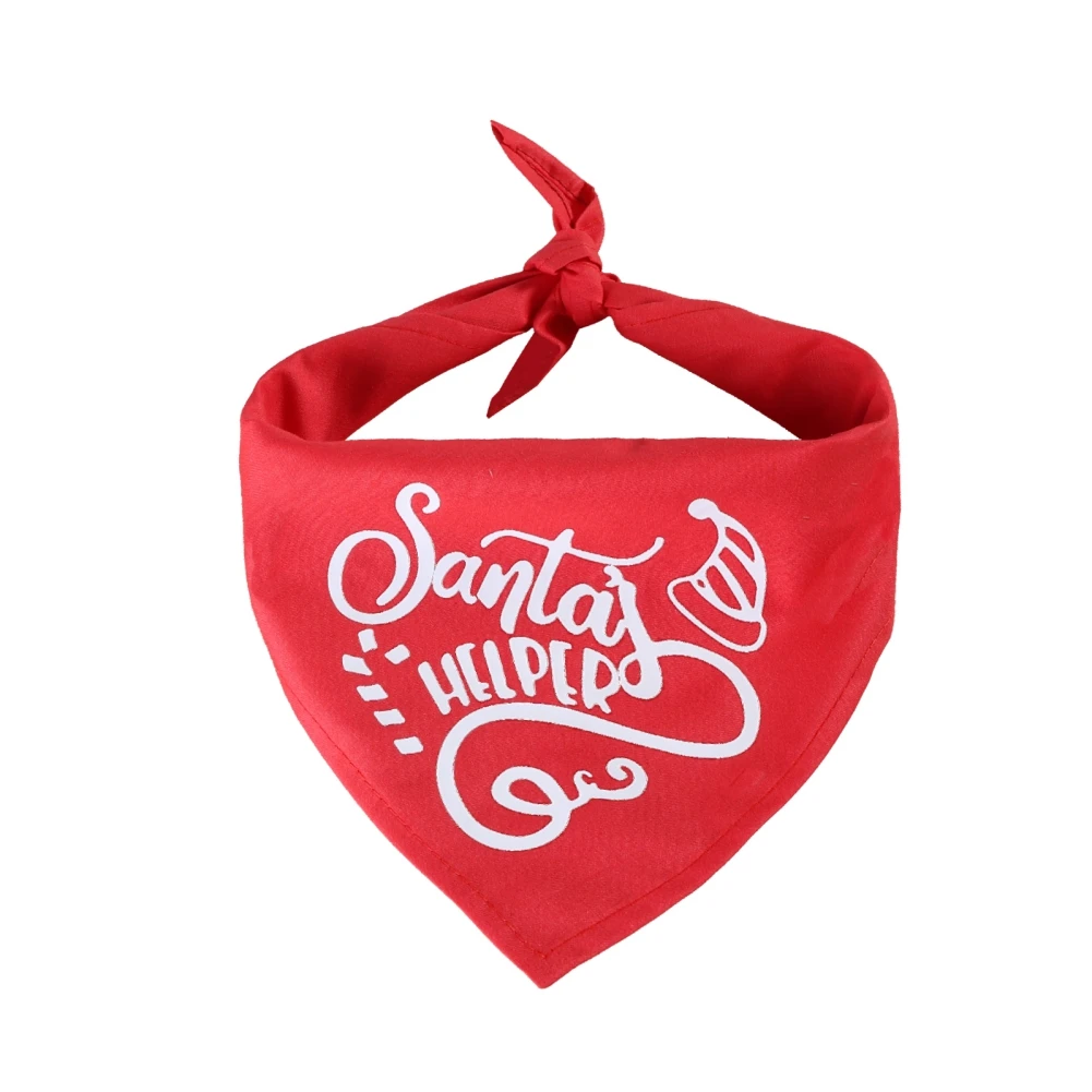 Un pañuelo rojo con el texto Santa Helpers escrito en una fuente cursiva estilizada. El pañuelo está atado alrededor del cuello, lo que sugiere que se usa como accesorio de moda o como artículo festivo.