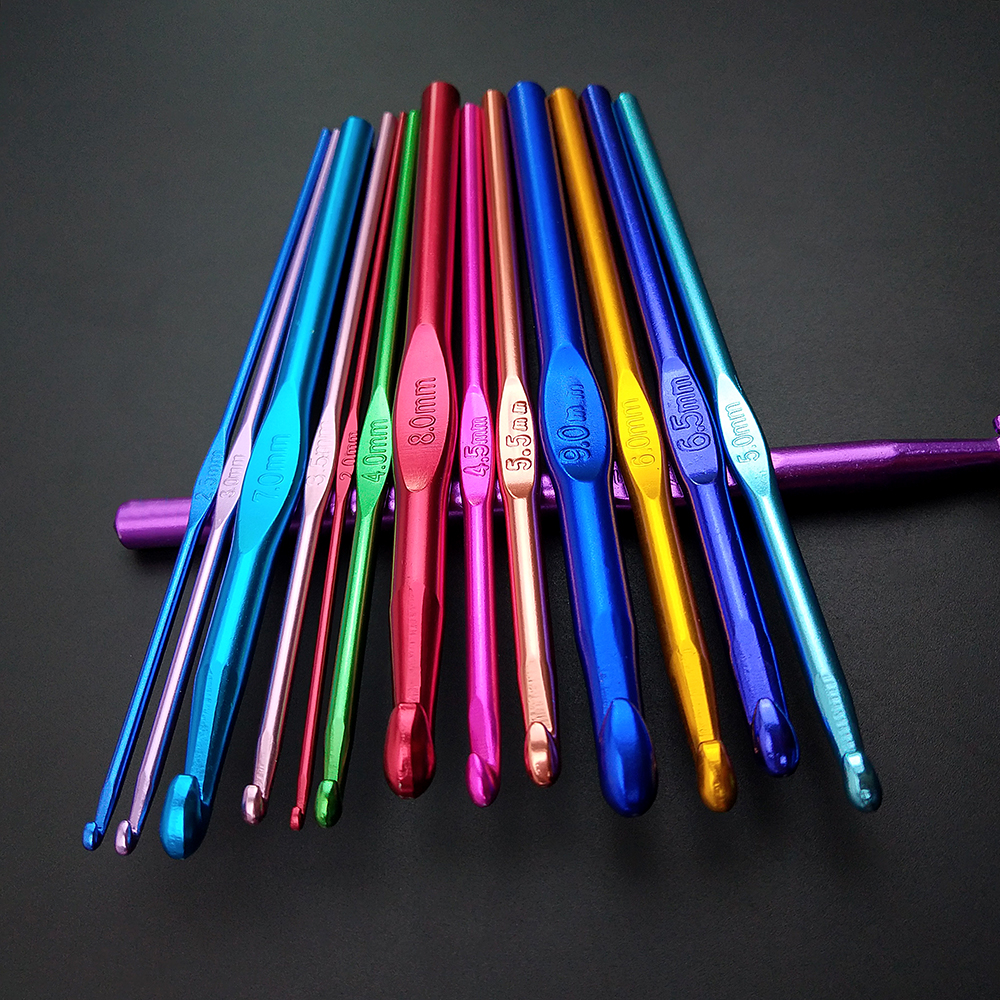 Feelava Aiguille à Crochet Lumineuse Rechargeable USB - 9 Tailles Interchangeables 2,5-6,5 Mm - Idéale Pour Crocheter Dans Le Noir