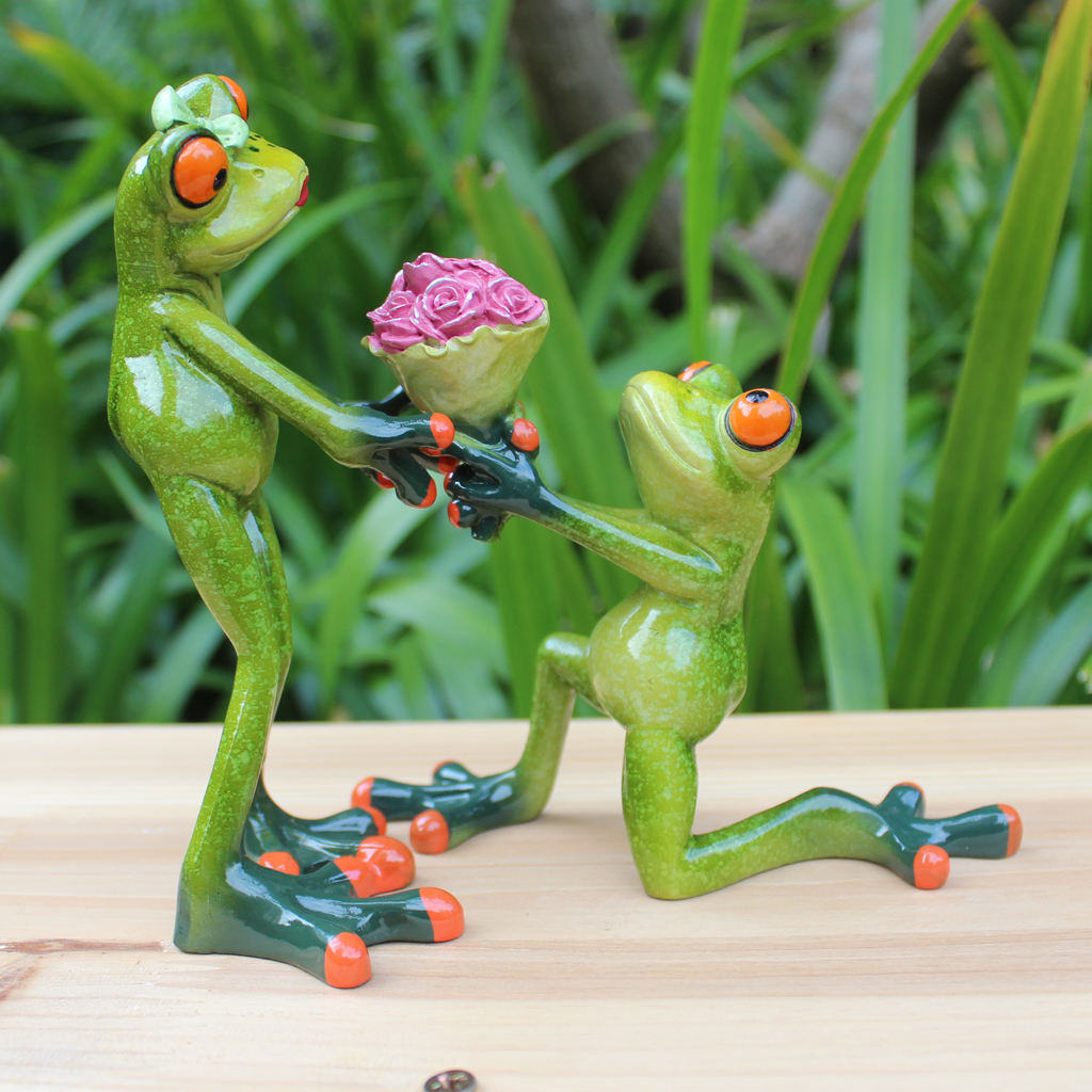 3D Frog Resin Crafts Animal Figurines Miniatures Wedding Decoration Love Car Dashboard Decor Table Top Centerpiece
