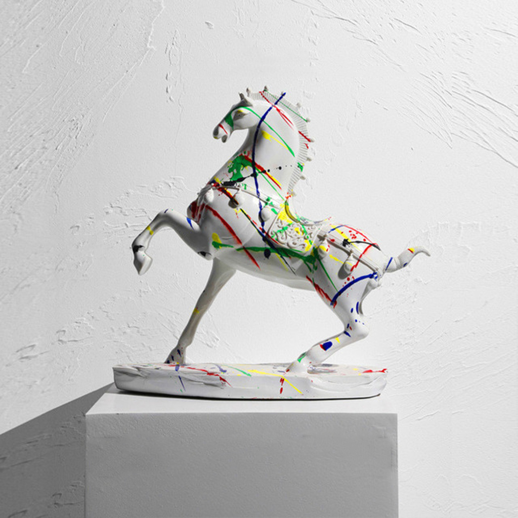 Nordic Arts Crafts Modern Horse Statue Collectible Figurines Resin Sculpture Luxury Living Room TV/Wine Cabinet Home Decor