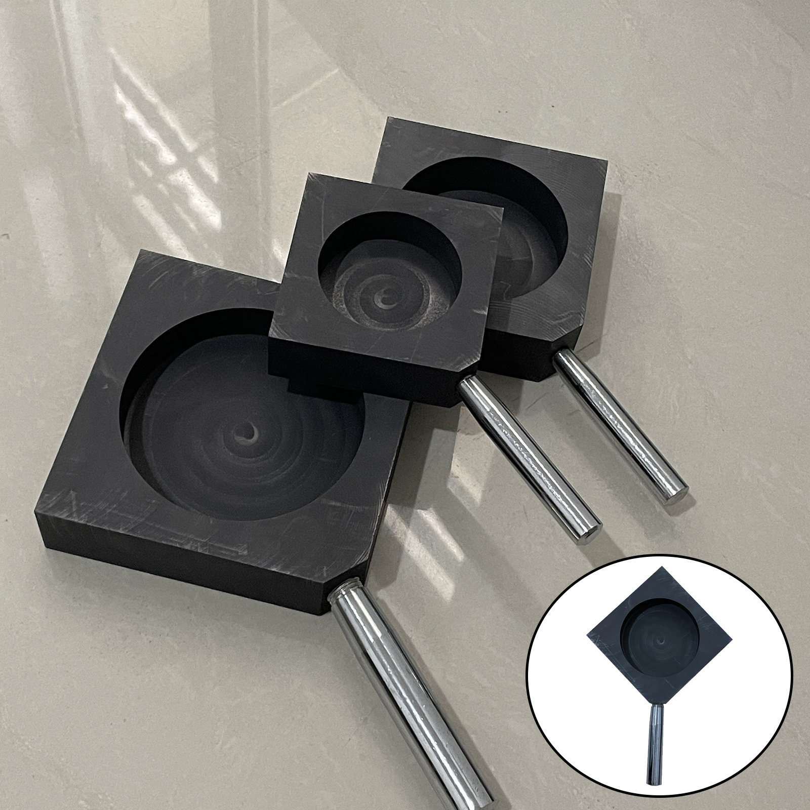 Round Graphite Tank Ingot Mould Molten Mould with Handle for Gold Silver Ingot Tips Graphite Trough Aluminum Copper Precious