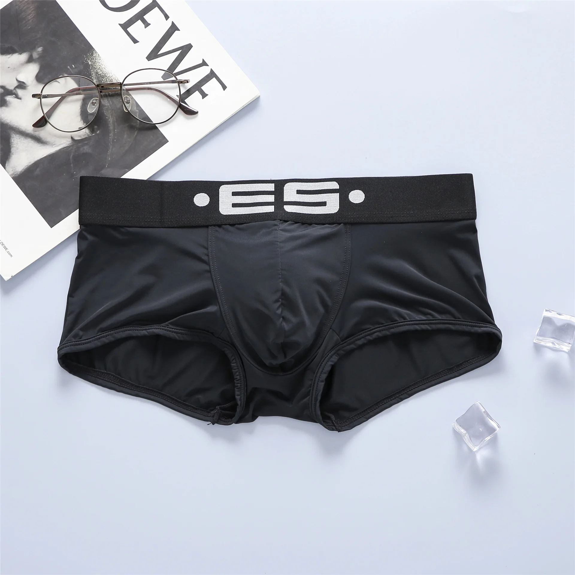 The new ES men's flat-angle panties sexy comfortable ice silk low-waisted youth underwear men breathable slim cheap underwear for men