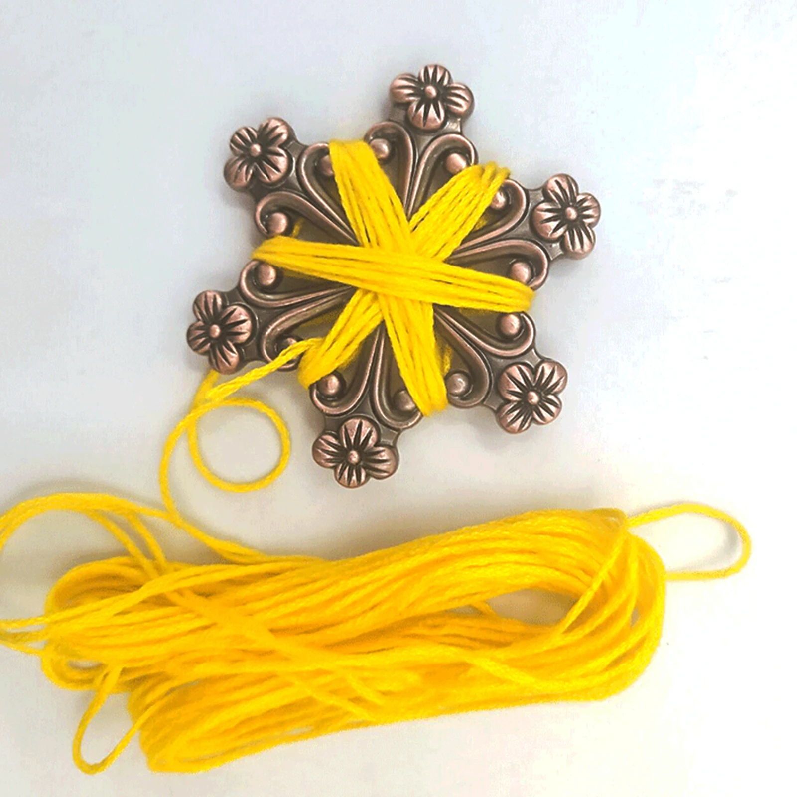 Metal Petal Shape Floss Bobbins Thread Holder 6 Ports Embroidery Organizer Holder Sewing Storage Accessories