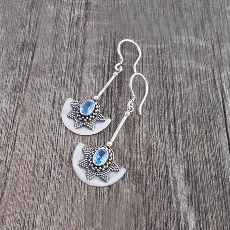 Elegant Sterling silver Topaz