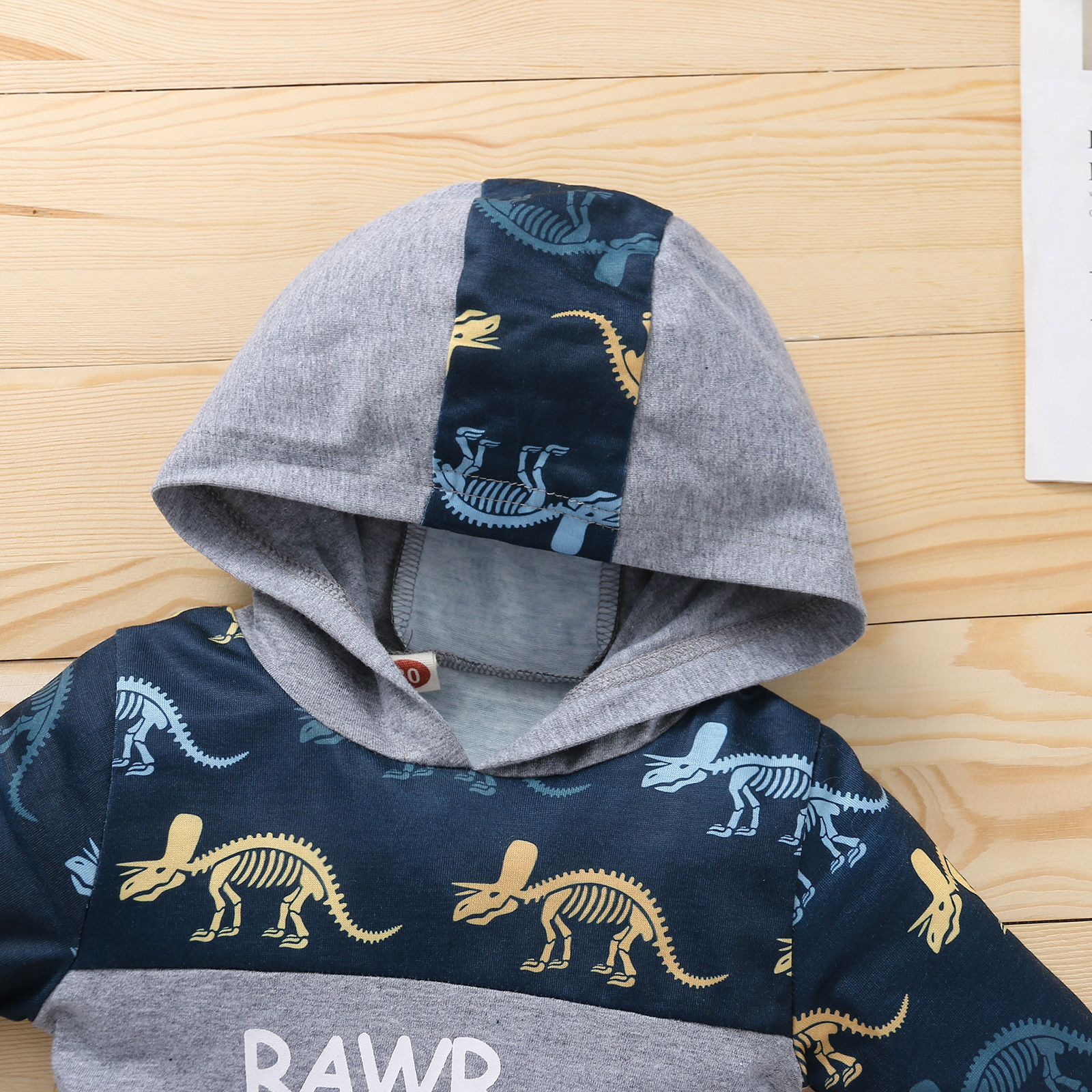 Camisolas e Calças de Algodão Longa com Capuz Tops e Calças Opperiaya Bebê Meninos Outono Terno Moda Bolso Carta Manga Dinossauro 3 Conjuntos de roupas