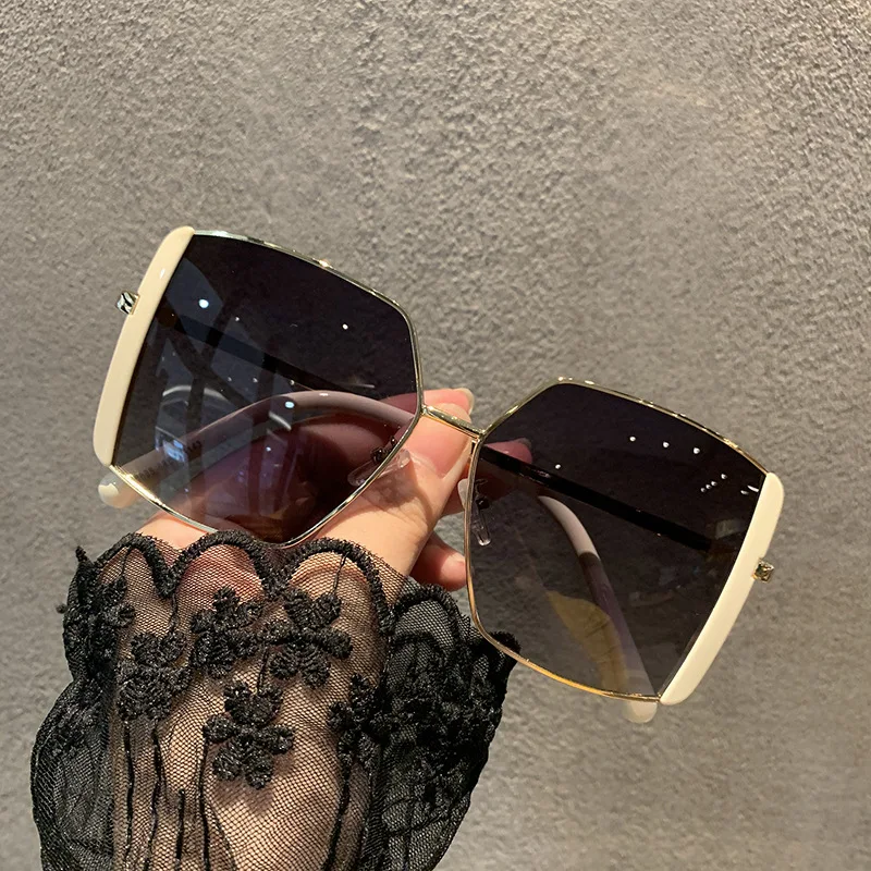 2021 Square Sunglasses Women Men Retro Brand designer Metal Frame Oversized Sun Glasses Female Grandient Shades Oculos big black sunglasses