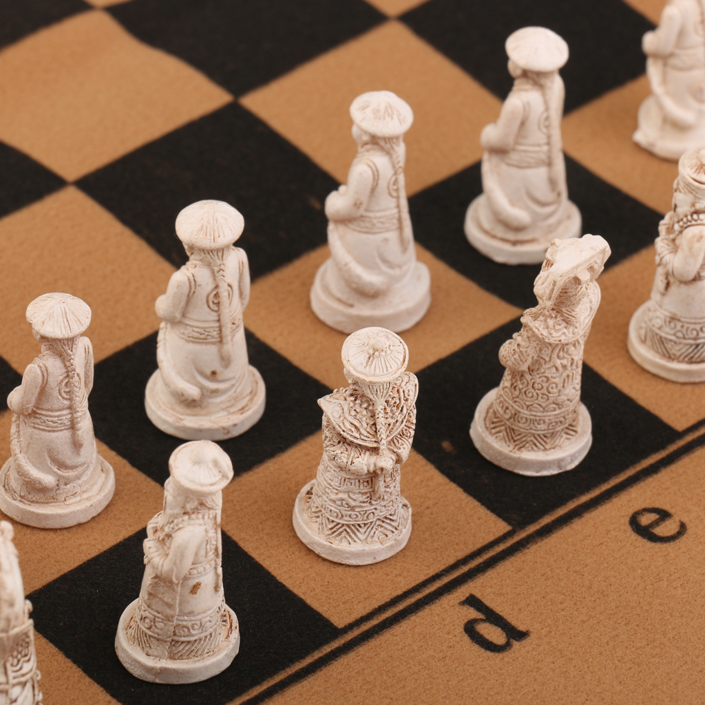 Chinese Antique Soldier Figures Chess Set Board With Chess Pieces for Traveling Board Game