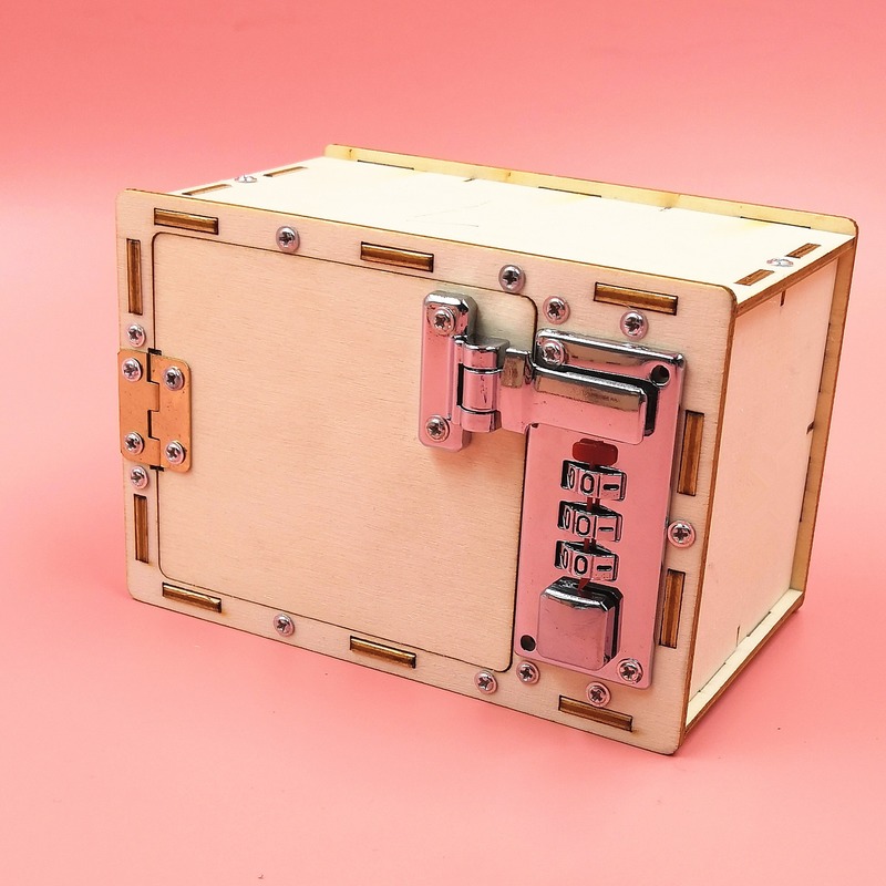 Kids Creative Gizmo Mechanical Lock Box Toys Boys Girls Children Piggy Bank