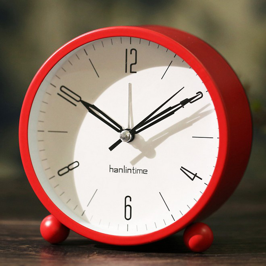 4 inch Round Silent Analog Alarm Clock Non Ticking Bedroom Bedsides Alarm Clock Battery Operated Nightlights