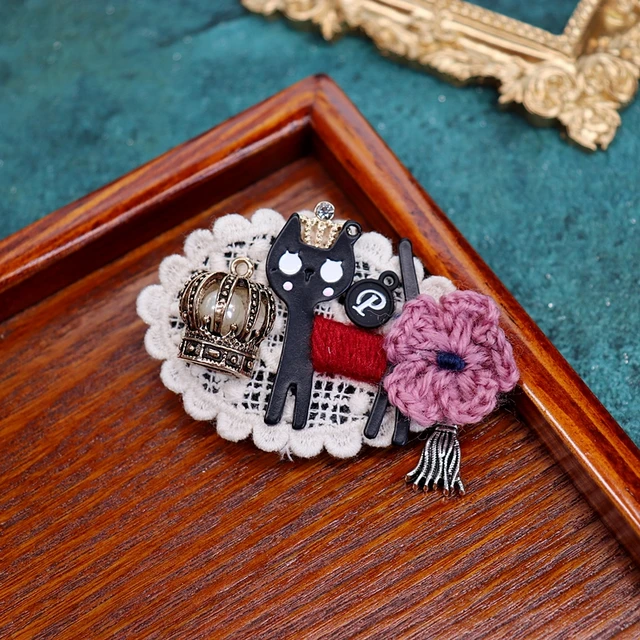CELIKA Brooch Pin Badge, Jewellery,Buttonscarves Buckle,collar button,1PCS  Vintage British Cloth Badge Brooch Palace Tassel Small Fragrance Style Coat  Brooches For Women Party Accessories-FG7,q : : Fashion
