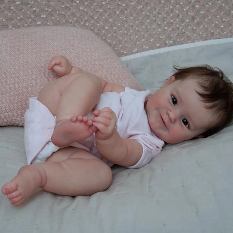yuela Neue 50CM Reborn Babypuppe Neugeborenes Mädchen Baby lebensechte Real Soft Touch Maddie mit handgewurzeltem Haar Hochwertige handgemachte Kunstpuppe