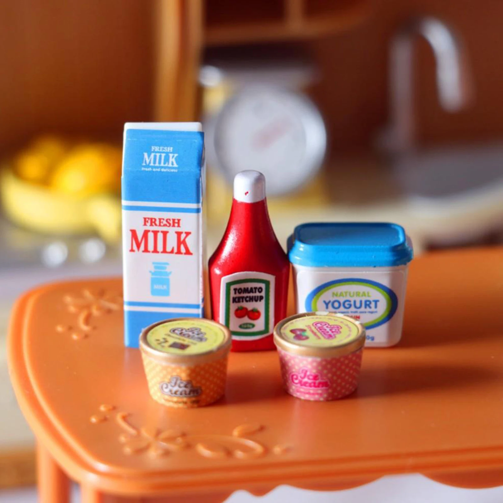 1:12 Scale Dollhouse Miniature Tomato Sauce, Milk, Yogurt with 2 Pieces