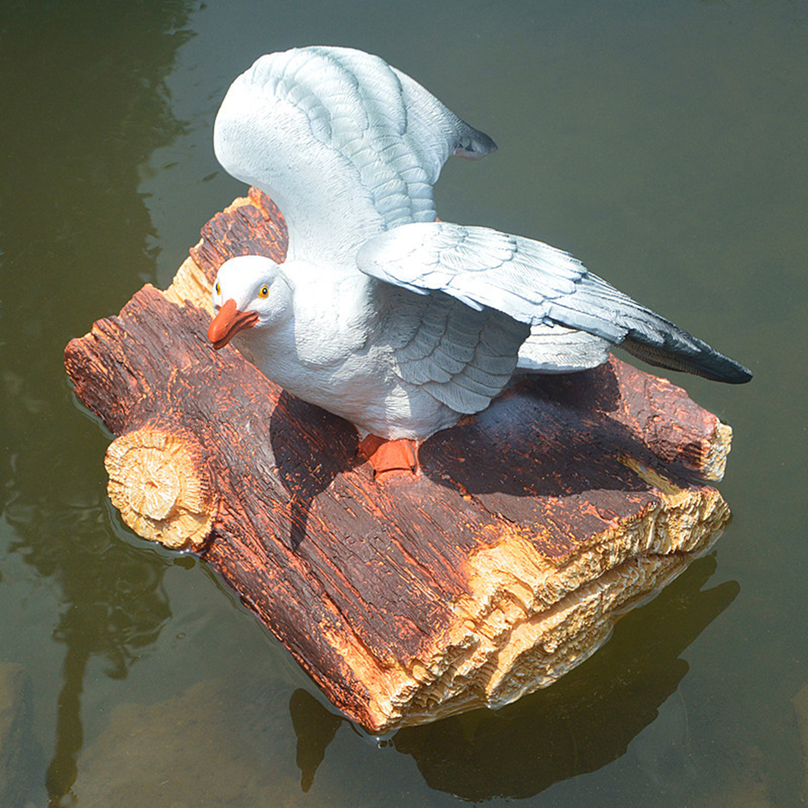 Realistic Resin Floating Seagull Statue Outdoor Pond Cute Winged Seagull Sculpture Decoration Ornament