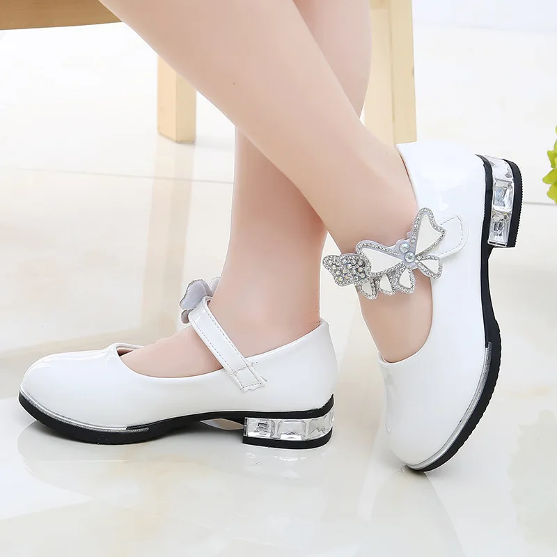 Girls Leather Shoes 2022 Spring Summer PU Patent Leather Kids Dress Shoes High Heels Butterfly-knot Dress Shoes for Wedding Chic children's shoes for high arches