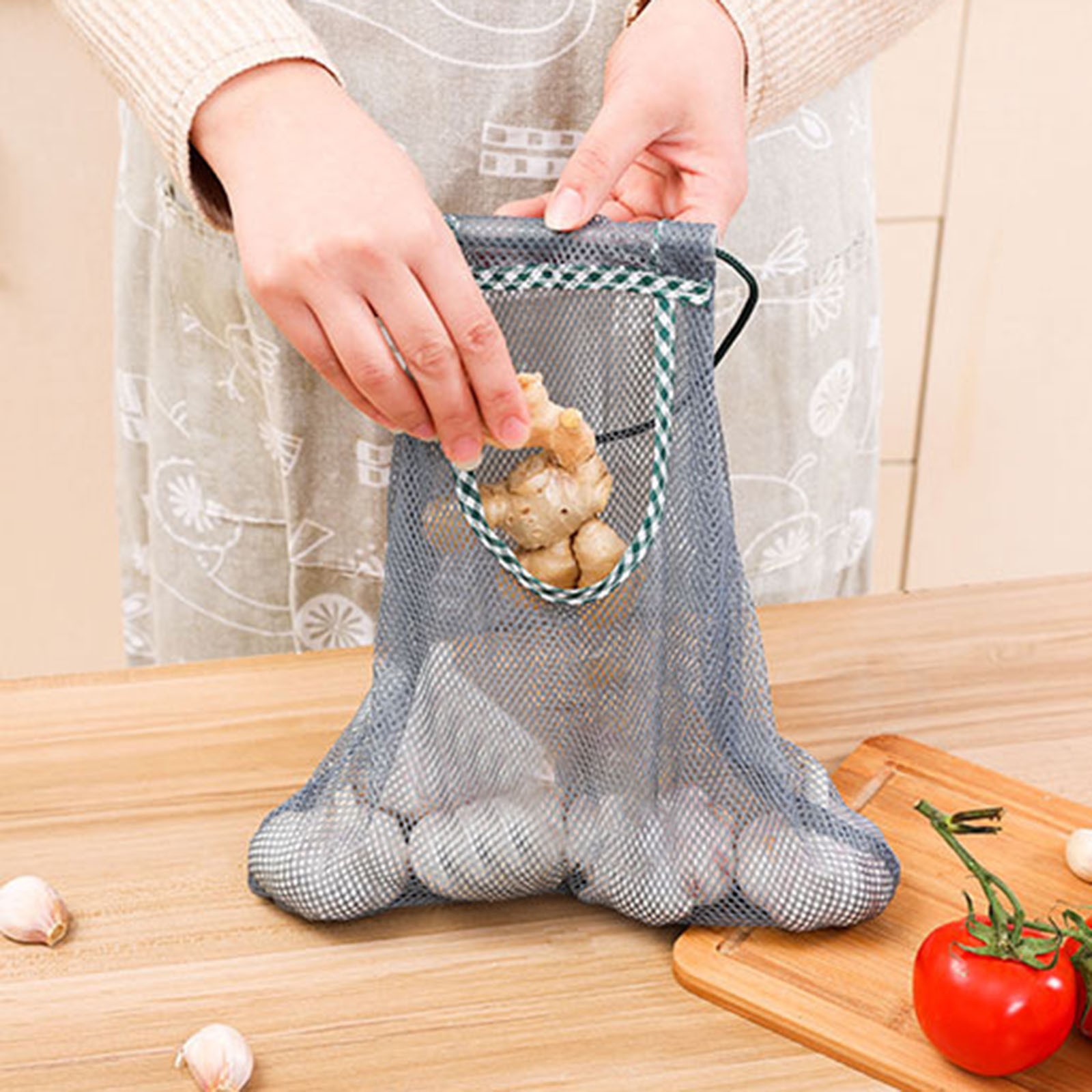 山崎実業 野菜ストッカー 収納ボックス 野菜保存 かご 野菜 ストッカー 保存 通気 ボックス スペース 根菜 じゃがいも 玉ねぎ 引き出し 冷蔵庫 ストック 保管 便利 スリム ナチュラル 野菜収納 Yamazaki タワーシリーズ Tower タワー ベジタブルストッカー 50 5021