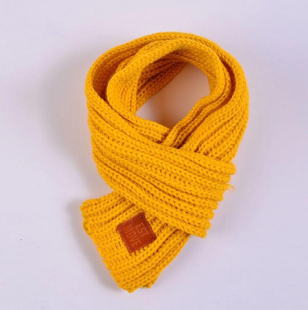 Жёлтый шарф вязаный