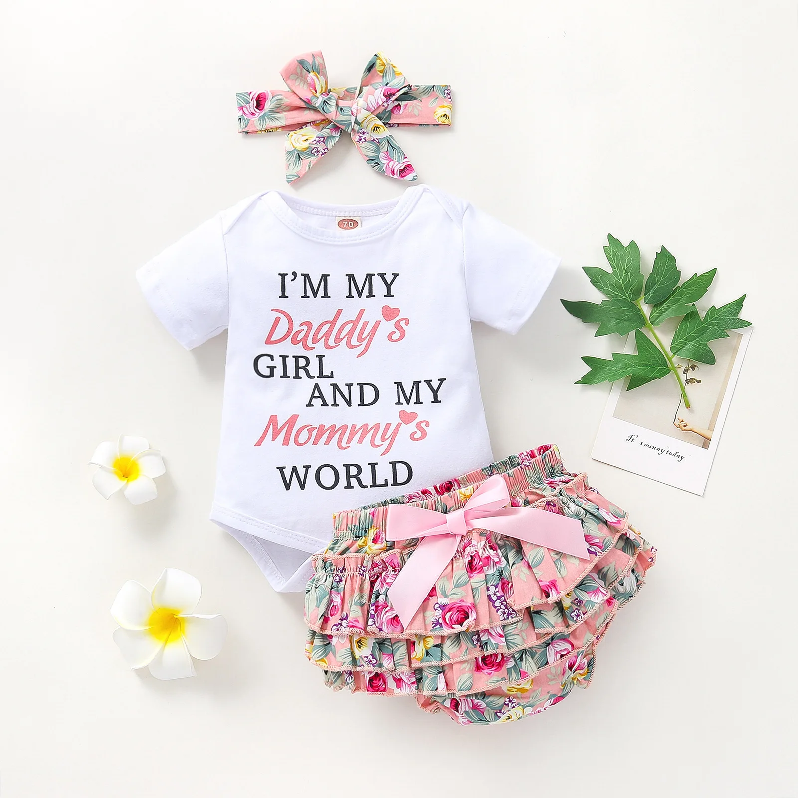 Daddys Girl Mommys World Print short Sleeve Romper Ruffled Floral Bloomers Shorts With Headband Set For Baby Girl Clothes baby clothes set gift