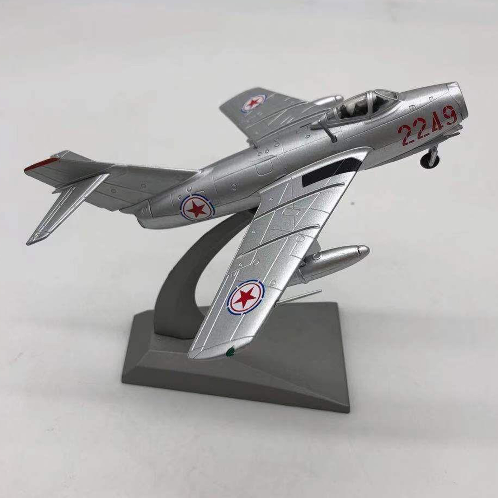 1 / 72th MIG-15 Airplane Model W / Display Fighter Airplane Home Decor