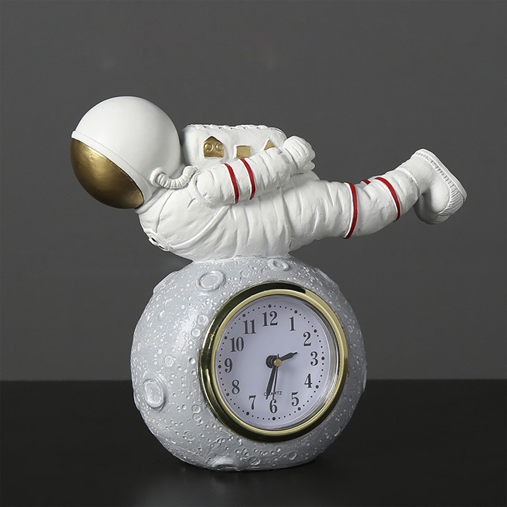 Astronaut Statue Alarm Clock Battery Power Office Home Desktop Alarm Clock Watch Resin Modern Sculpture Desk Ornaments