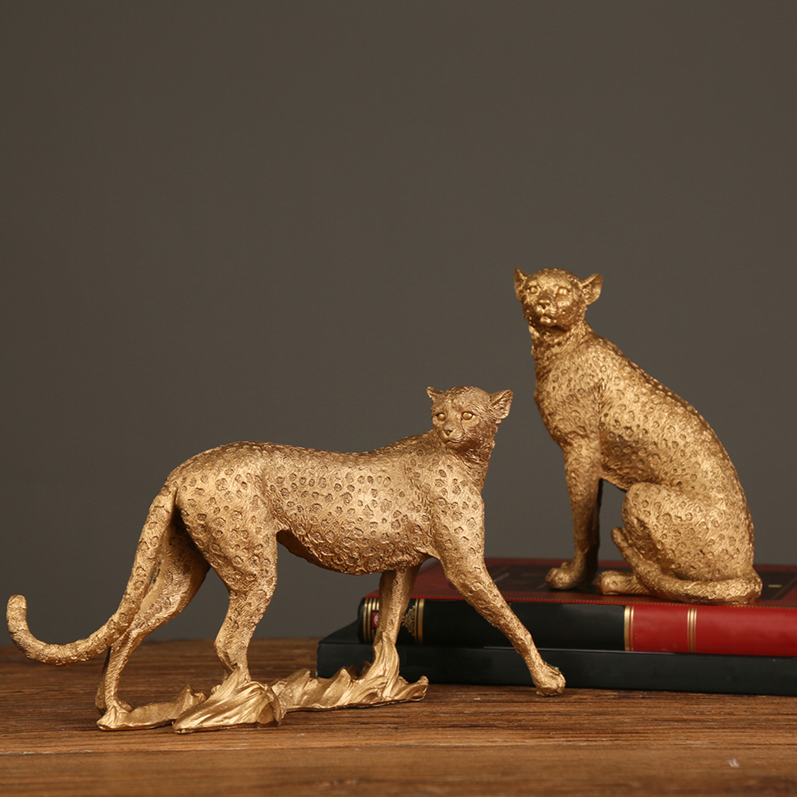 Resin Cheetah Statue Animal Figurine Leopard Sculpture Living Room Home Office Table Desktop Decoration Ornaments